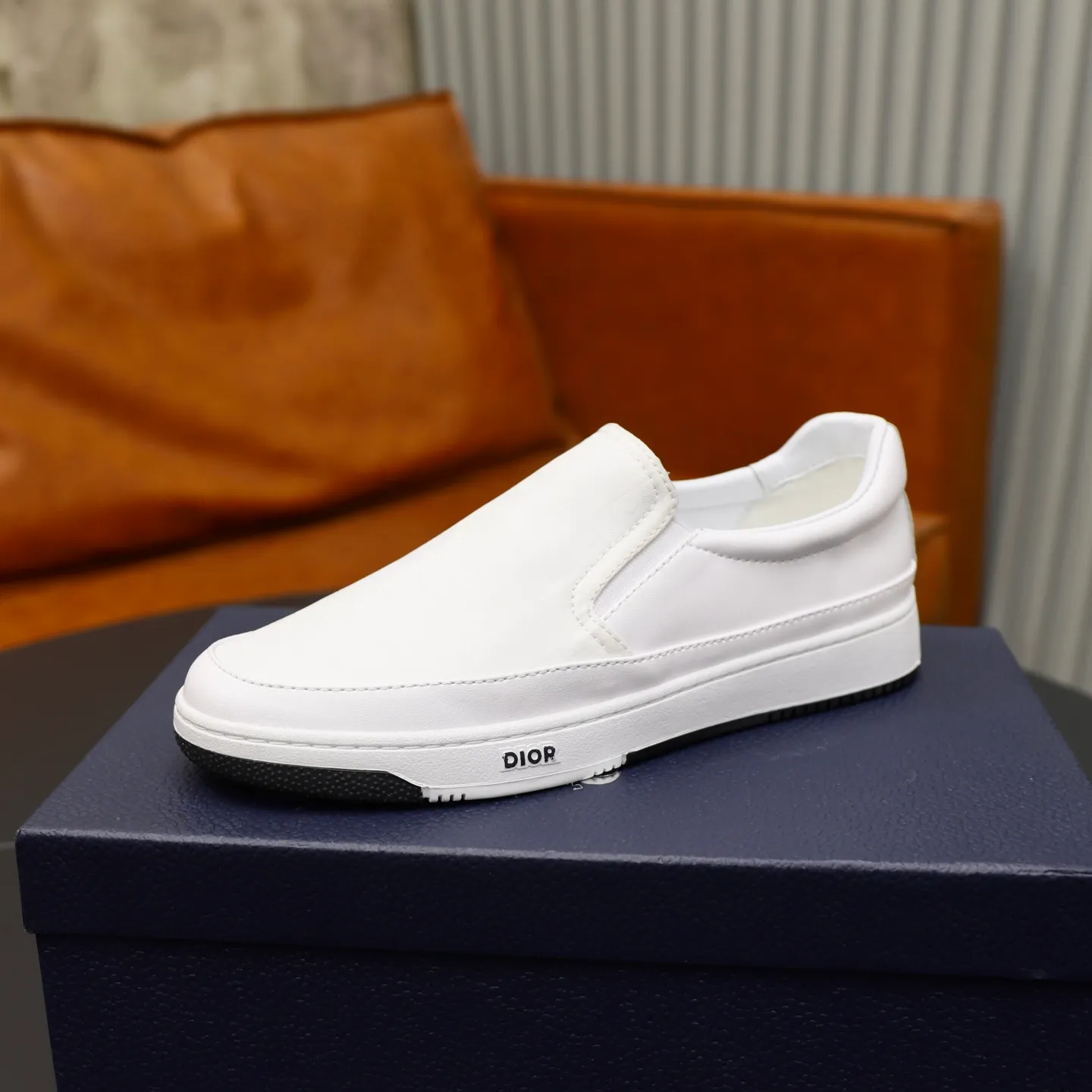 Ex-factory price: 420💰🙅‍♂️🙅‍♂️🙅‍♂️ Brand: Dior DIOR Standard code: 38-44 (45 customized) Grade: Same as the official website Material: Original material splicing Comfortable and breathable lining Lightweight and wear-resistant sports outsole Style category: Men's fashionable casual shoes Running sneakers Distinguished luxury brand elements Top luxury Color: actual picture color